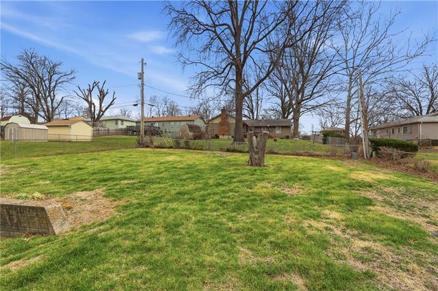 4515 S Willis Avenue, Independence, MO 64055