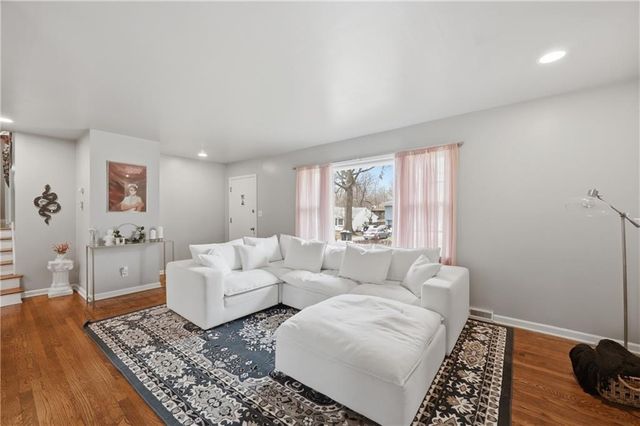 4515 S Willis Avenue, Independence, MO 64055