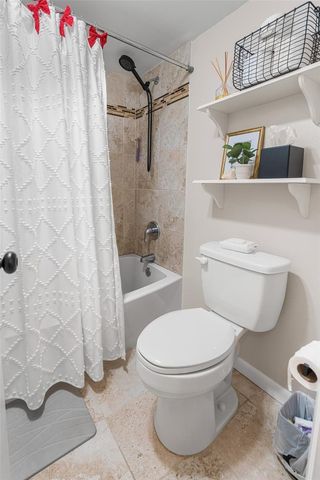 3930 Oaks Clubhouse Drive 304, Pompano Beach, FL 33069