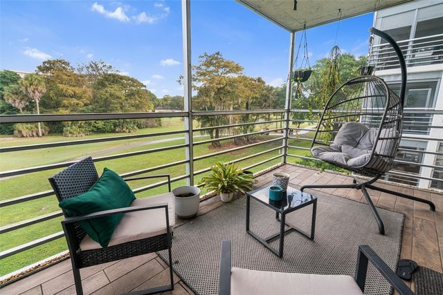 3930 Oaks Clubhouse Drive 304, Pompano Beach, FL 33069