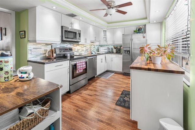 3930 Oaks Clubhouse Drive 304, Pompano Beach, FL 33069