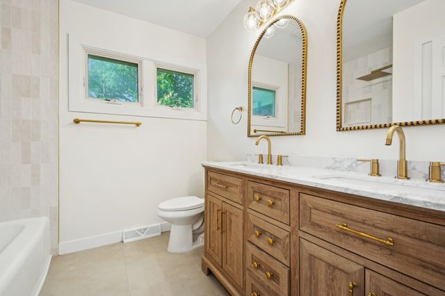 732 Hill Street, Highland Park, IL 60035
