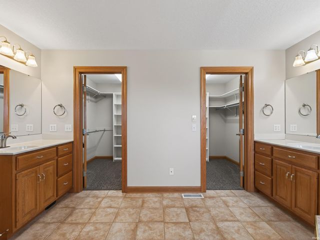 1549 E 200 N, Decatur, IN 46733