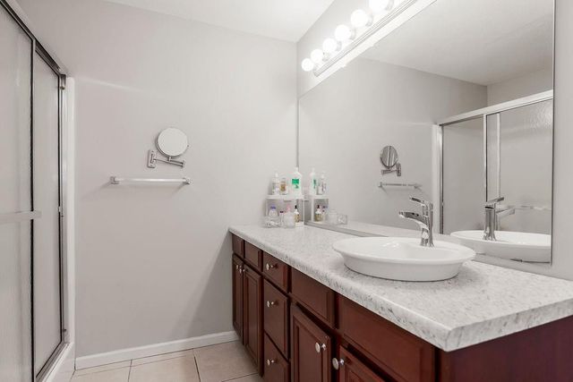 2305 NE 68th Street, Gladstone, MO 64118