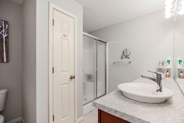 2305 NE 68th Street, Gladstone, MO 64118