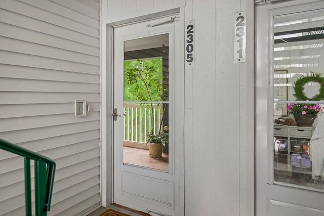 2305 NE 68th Street, Gladstone, MO 64118