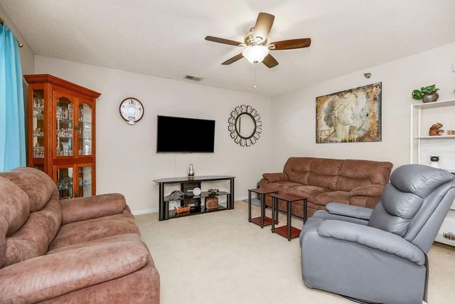 2305 NE 68th Street, Gladstone, MO 64118