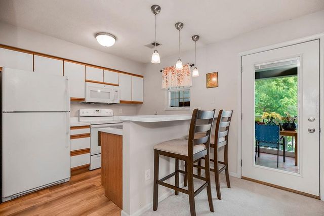 2305 NE 68th Street, Gladstone, MO 64118