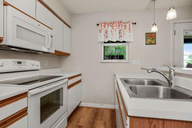 2305 NE 68th Street, Gladstone, MO 64118