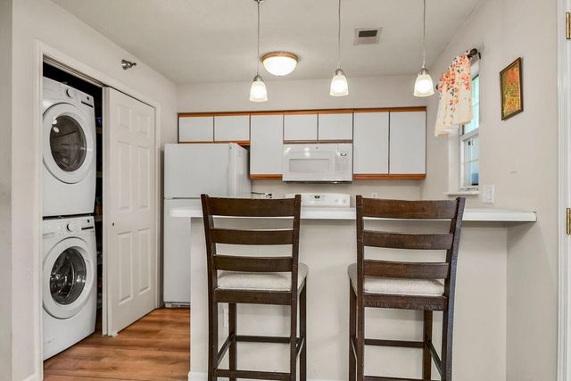 2305 NE 68th Street, Gladstone, MO 64118
