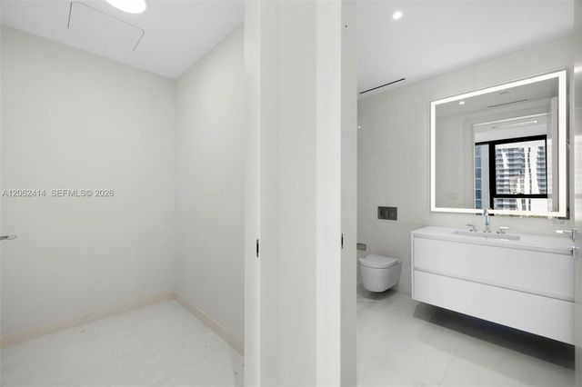 300 Biscayne Blvd Way 1708, Miami, FL 33131