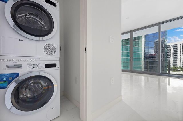 300 Biscayne Blvd Way 1708, Miami, FL 33131