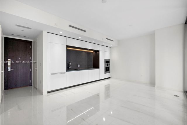300 Biscayne Blvd Way 1708, Miami, FL 33131
