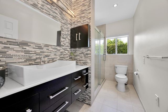 6610 Santona St, Coral Gables, FL 33146