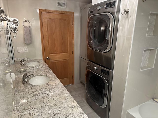 6039 Collins Ave 1431, Miami Beach, FL 33140