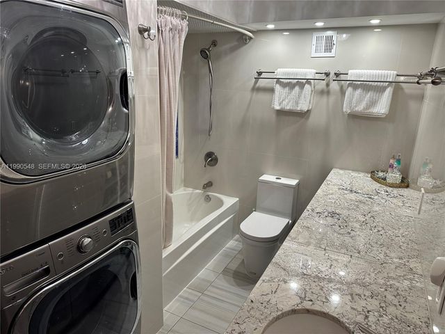 6039 Collins Ave 1431, Miami Beach, FL 33140