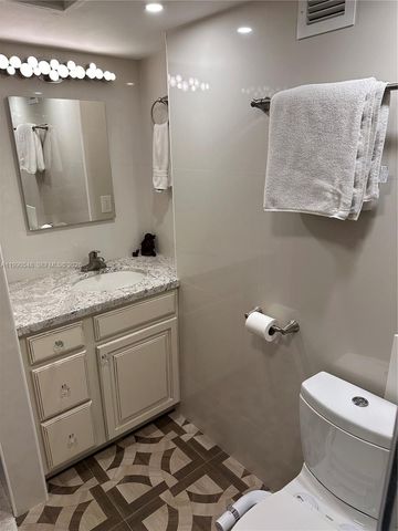 6039 Collins Ave 1431, Miami Beach, FL 33140