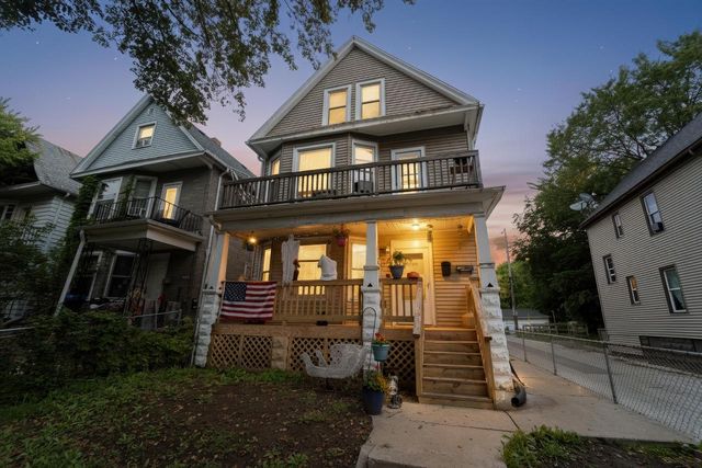 1922 W Rogers STREET, Milwaukee, WI 53204