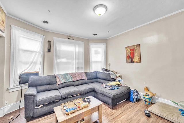 1922 W Rogers STREET, Milwaukee, WI 53204