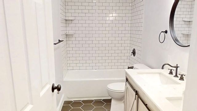 8 Reardon Rd, Hudson, MA 01749