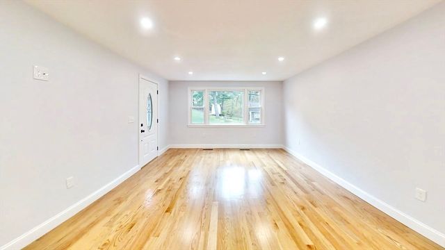 8 Reardon Rd, Hudson, MA 01749