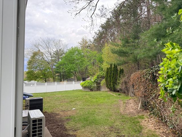 8 Reardon Rd, Hudson, MA 01749