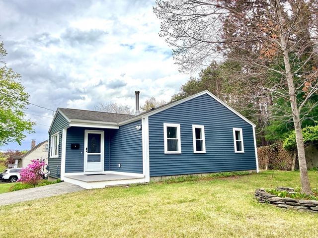 8 Reardon Rd, Hudson, MA 01749