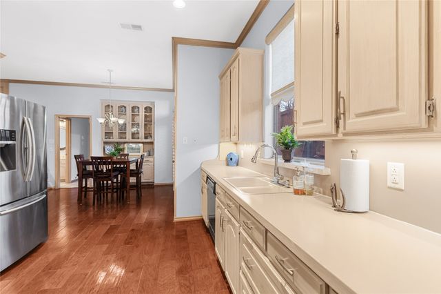 6914 Genstar Lane, Dallas, TX 75252