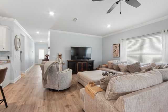 141 Lightning Bug Lane, Freeport, FL 32439