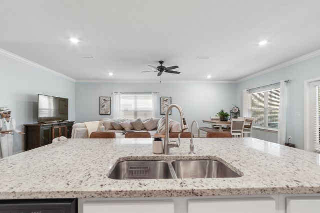 141 Lightning Bug Lane, Freeport, FL 32439