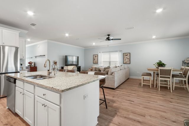 141 Lightning Bug Lane, Freeport, FL 32439