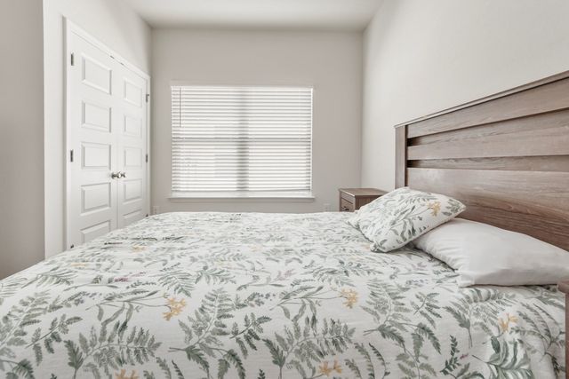 141 Lightning Bug Lane, Freeport, FL 32439