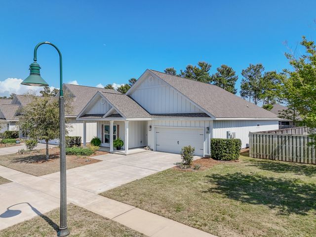 141 Lightning Bug Lane, Freeport, FL 32439