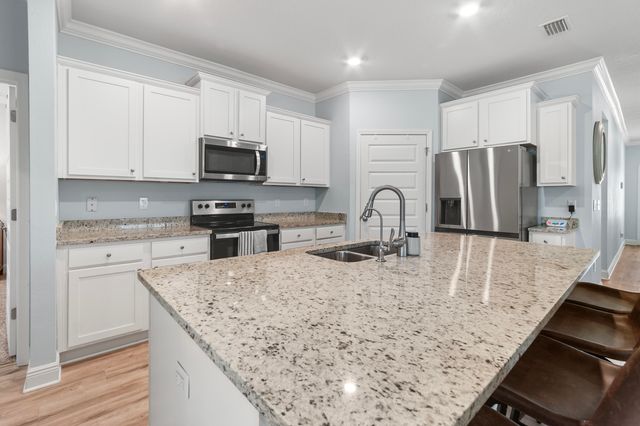 141 Lightning Bug Lane, Freeport, FL 32439