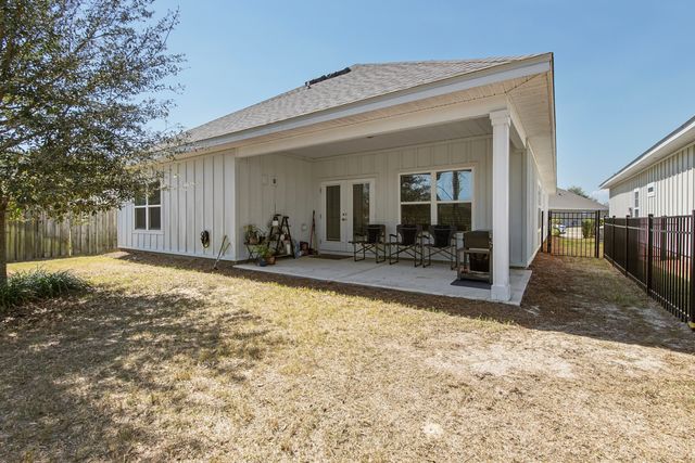 141 Lightning Bug Lane, Freeport, FL 32439