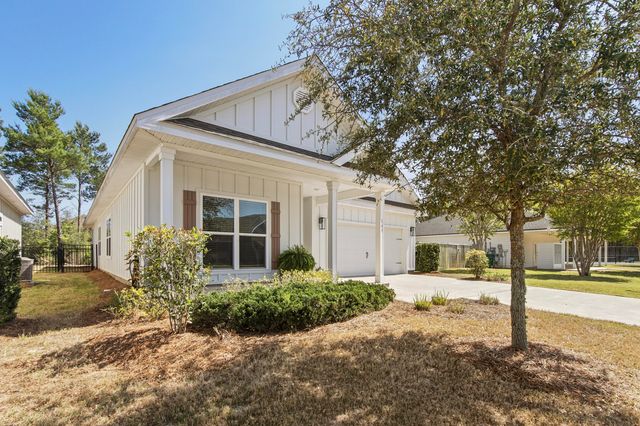 141 Lightning Bug Lane, Freeport, FL 32439