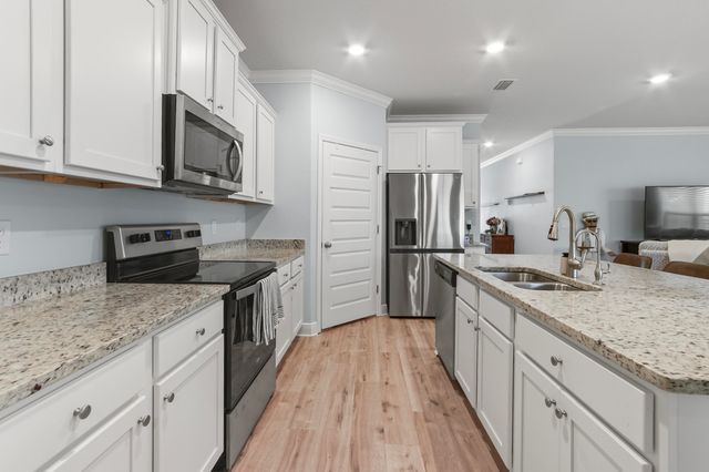 141 Lightning Bug Lane, Freeport, FL 32439