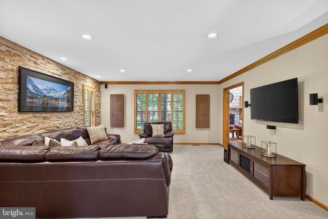305 COTTONWOOD DR, Langhorne, PA 19047