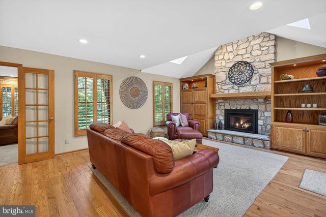 305 COTTONWOOD DR, Langhorne, PA 19047