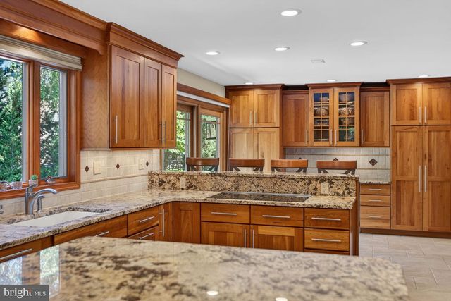 305 COTTONWOOD DR, Langhorne, PA 19047