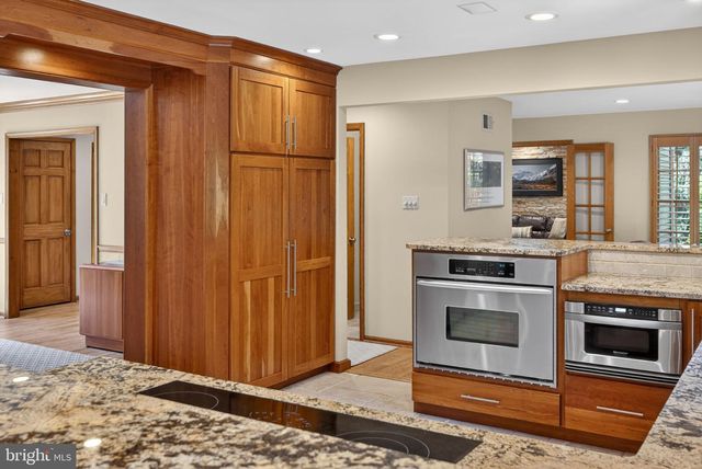 305 COTTONWOOD DR, Langhorne, PA 19047