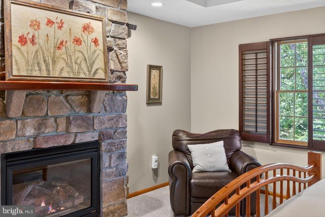 305 COTTONWOOD DR, Langhorne, PA 19047