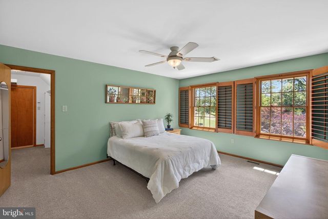 305 COTTONWOOD DR, Langhorne, PA 19047