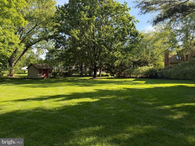 305 COTTONWOOD DR, Langhorne, PA 19047