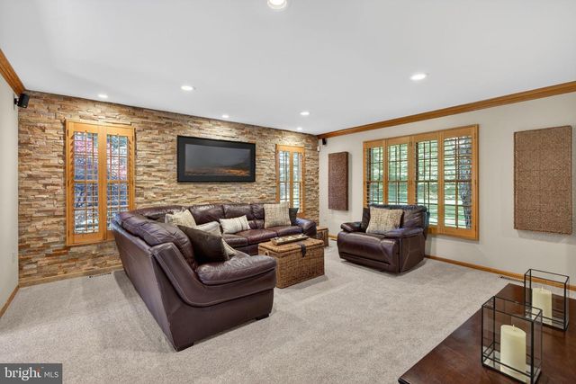 305 COTTONWOOD DR, Langhorne, PA 19047