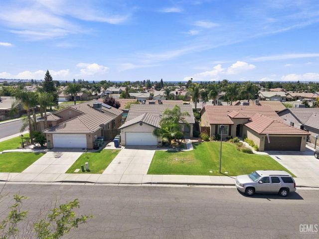 307 Fern Meadow Drive, Bakersfield, CA 93308