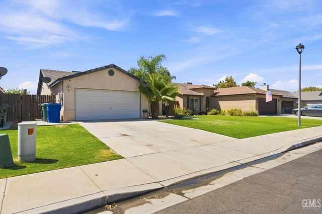 307 Fern Meadow Drive, Bakersfield, CA 93308