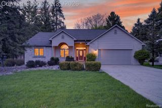 9508 Pine Needle Trail, Flushing Charter Township, MI 48433