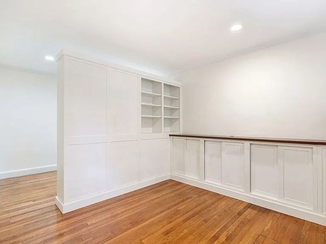 549 Centre St 2, Newton, MA 02458