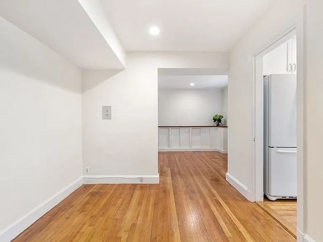 549 Centre St 2, Newton, MA 02458